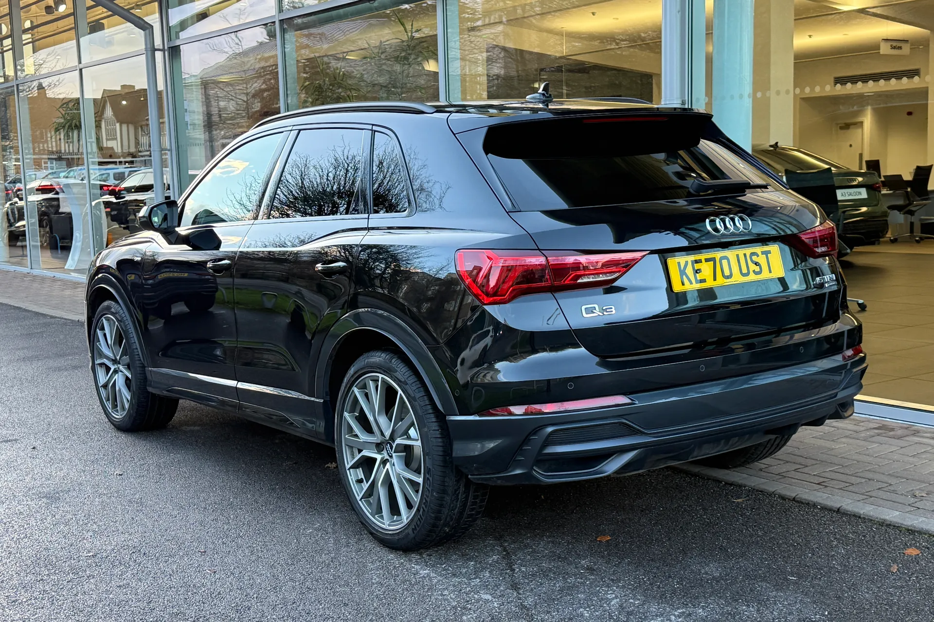 Audi Q3 thumbnail image number 9