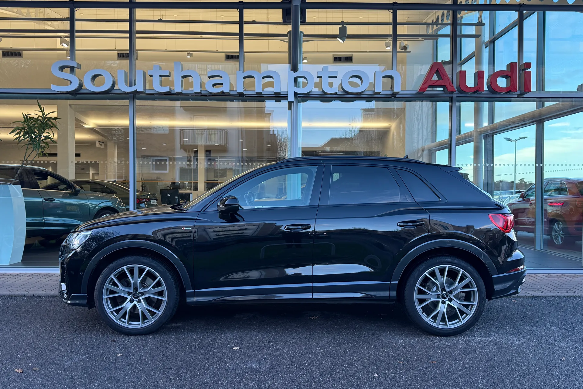 Audi Q3 thumbnail image number 58