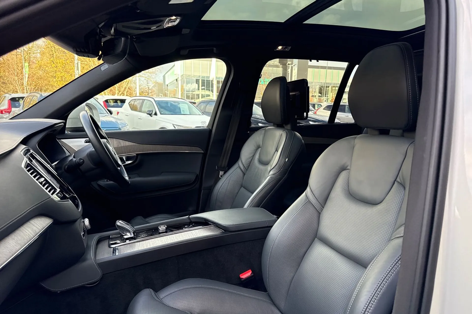 Volvo XC90 thumbnail image number 31