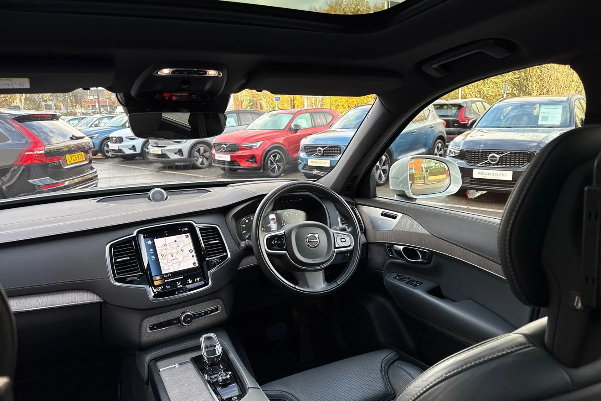 Volvo XC90 thumbnail image number 36