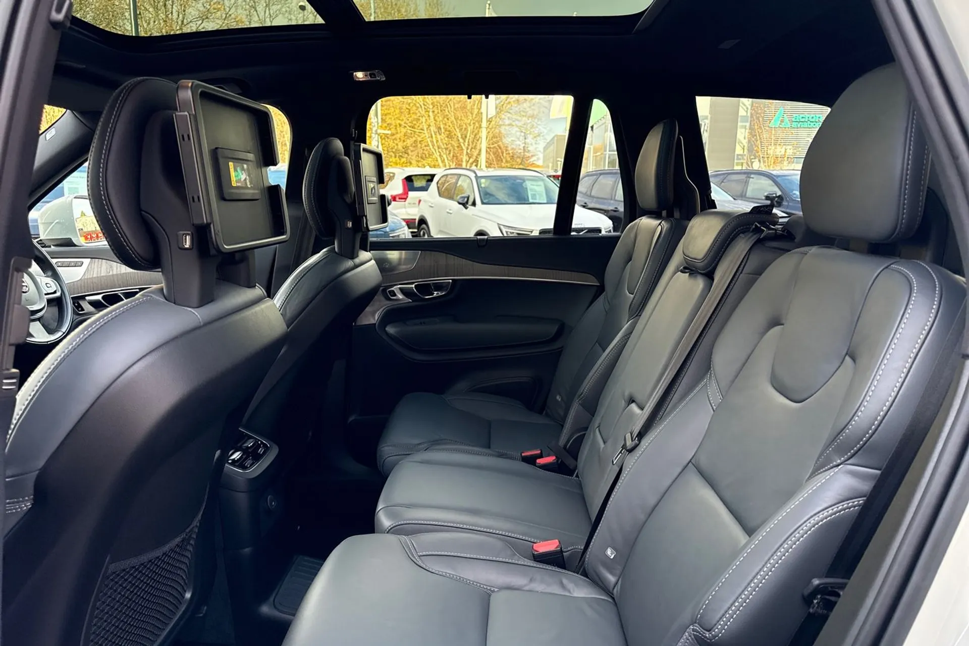 Volvo XC90 thumbnail image number 33