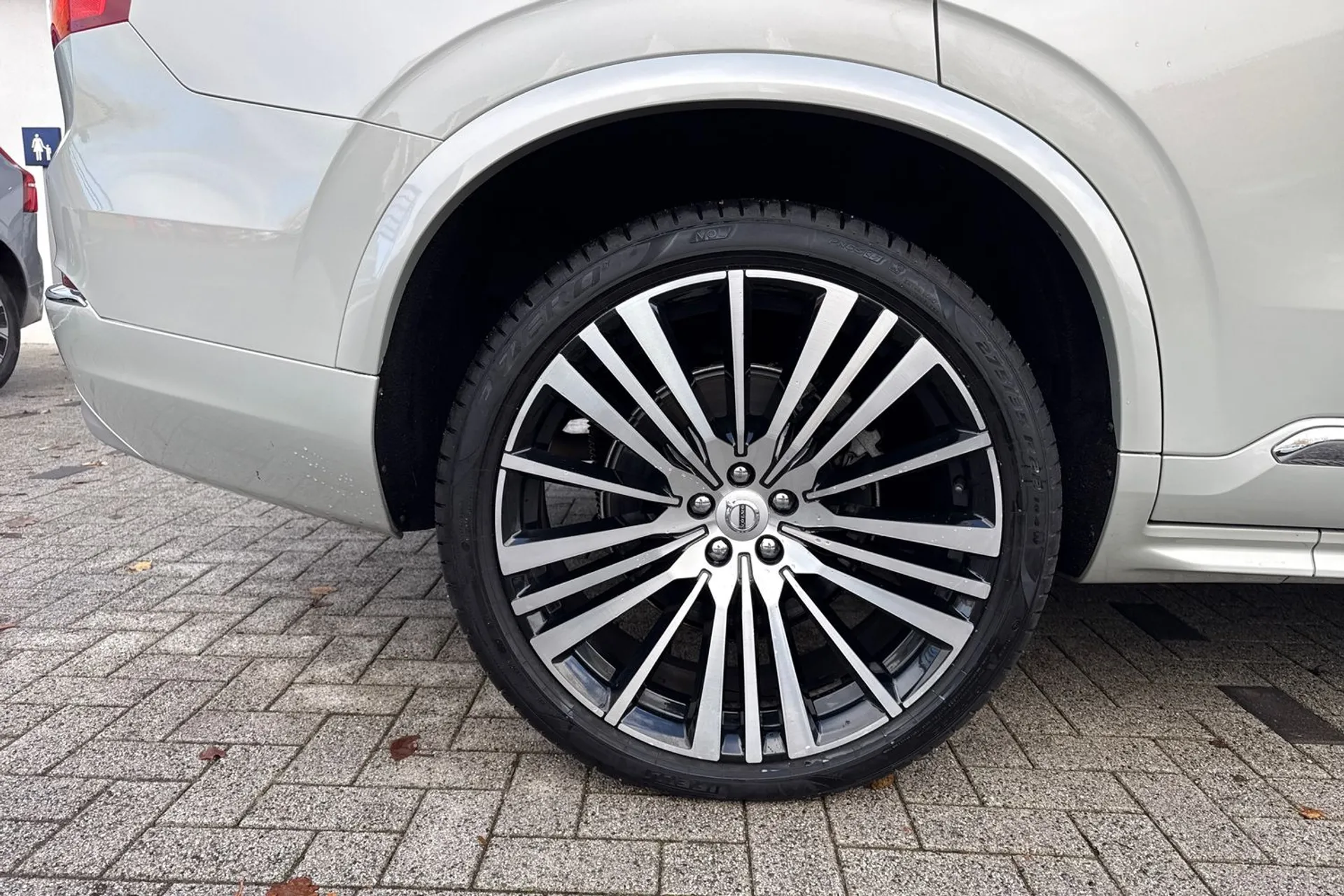 Volvo XC90 thumbnail image number 17