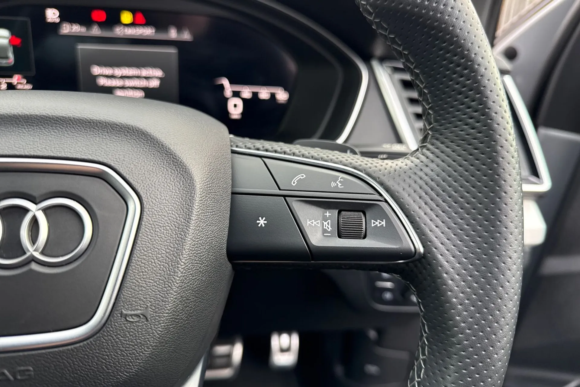 Audi Q5 thumbnail image number 46