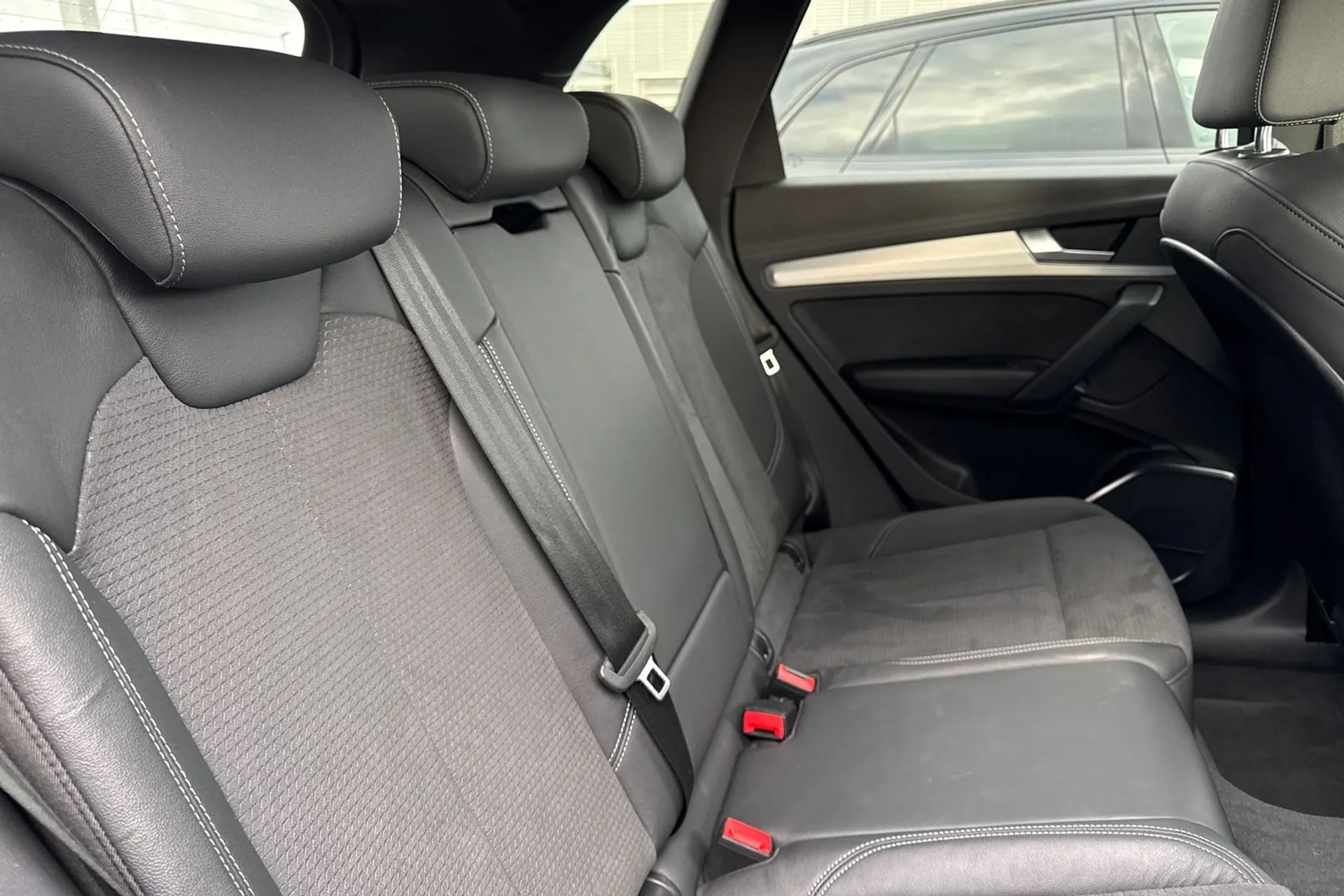 Audi Q5 thumbnail image number 23