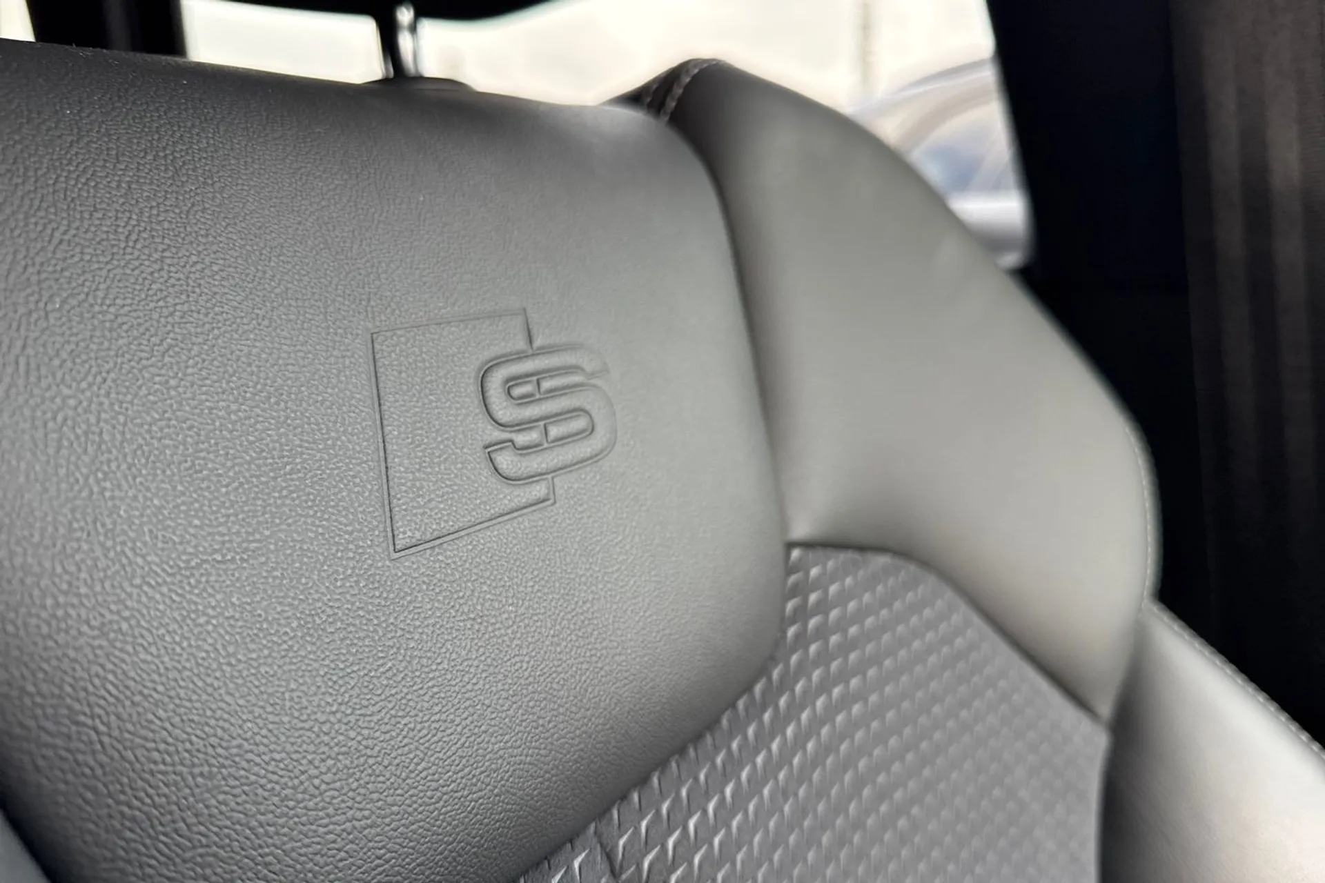 Audi Q5 thumbnail image number 50