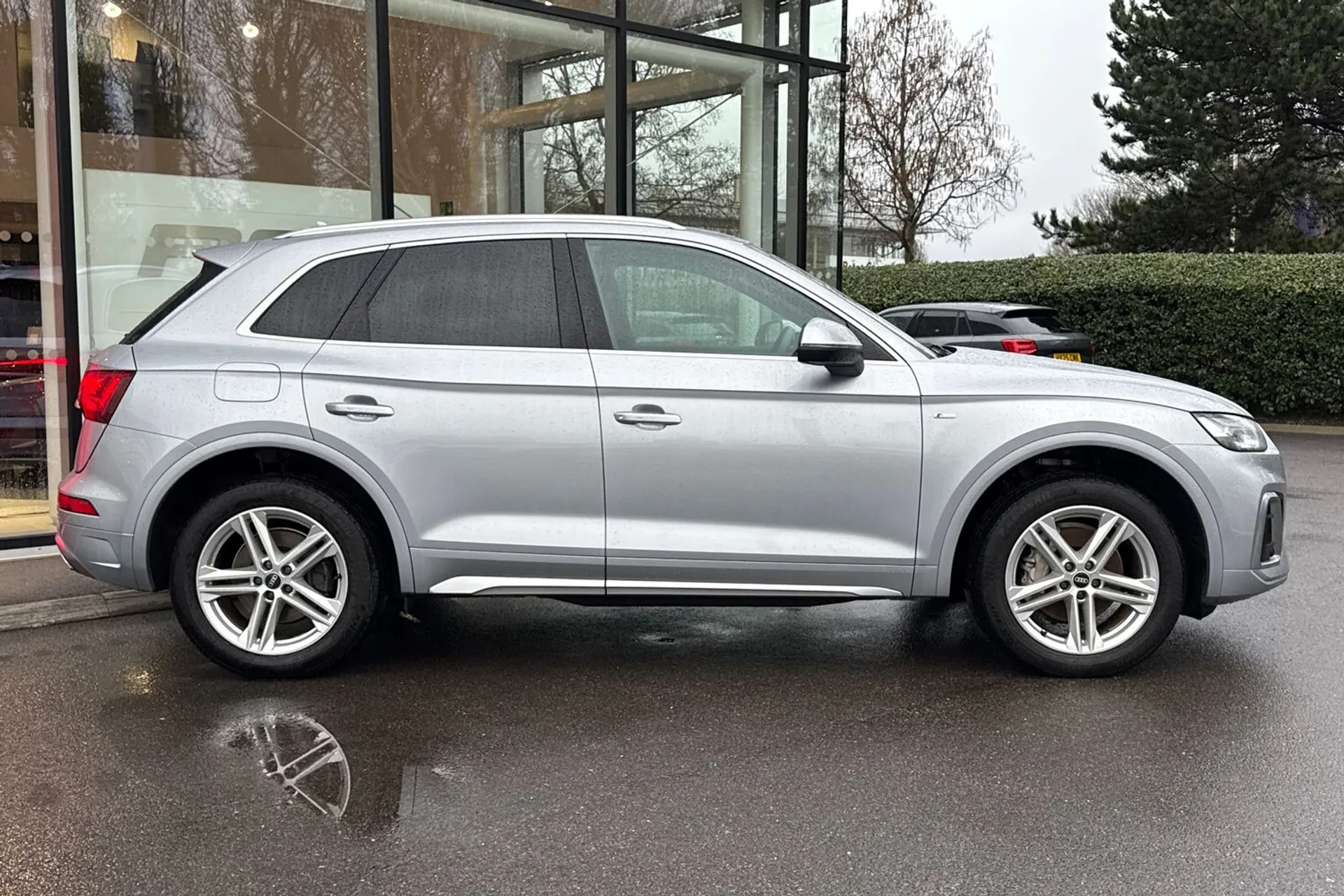 Audi Q5 thumbnail image number 2