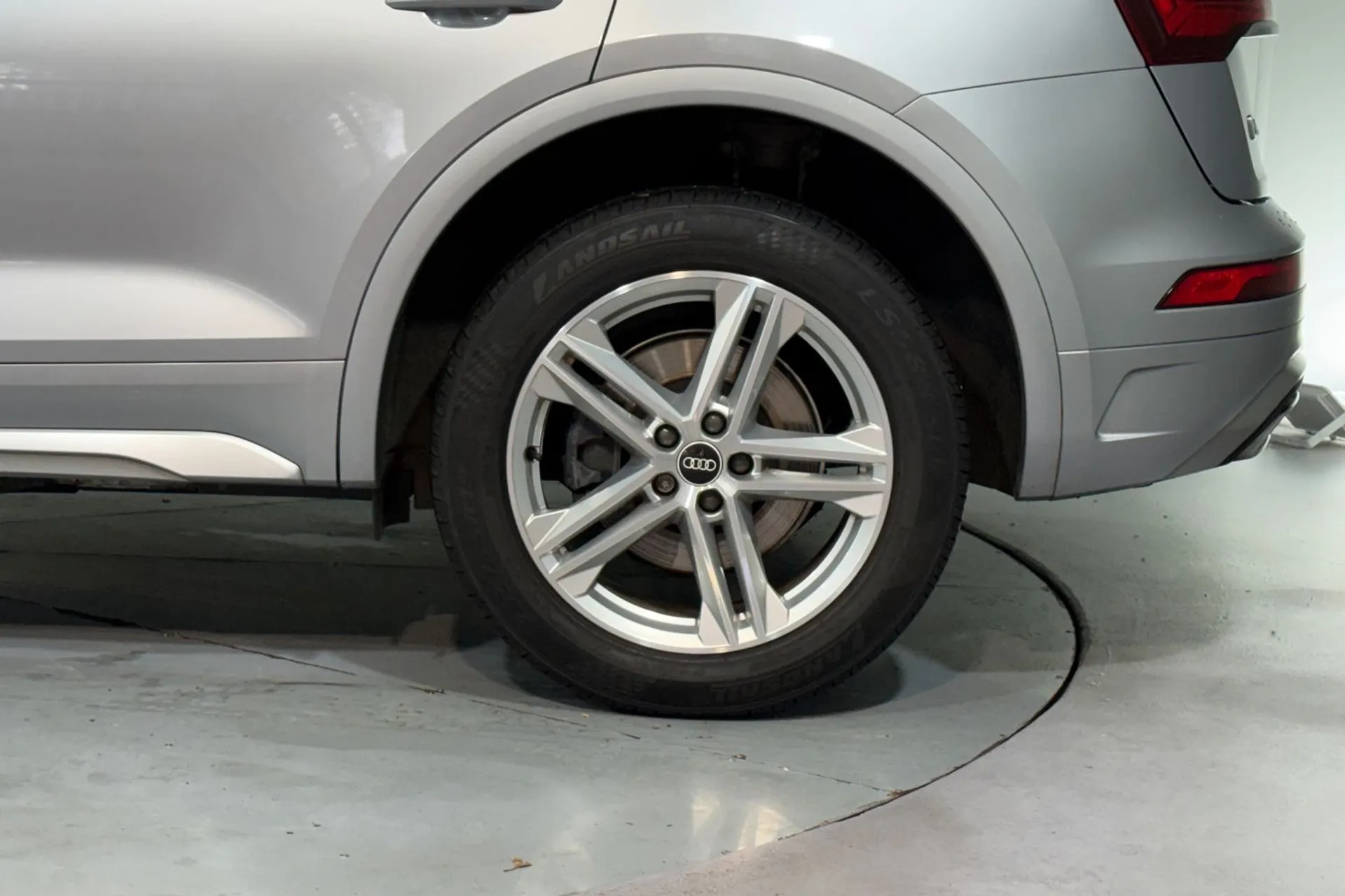 Audi Q5 thumbnail image number 13