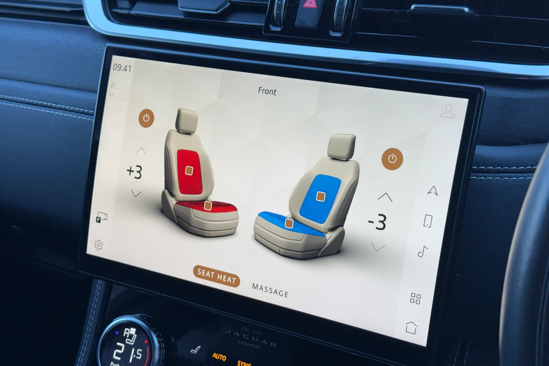 Jaguar F-PACE thumbnail image number 17