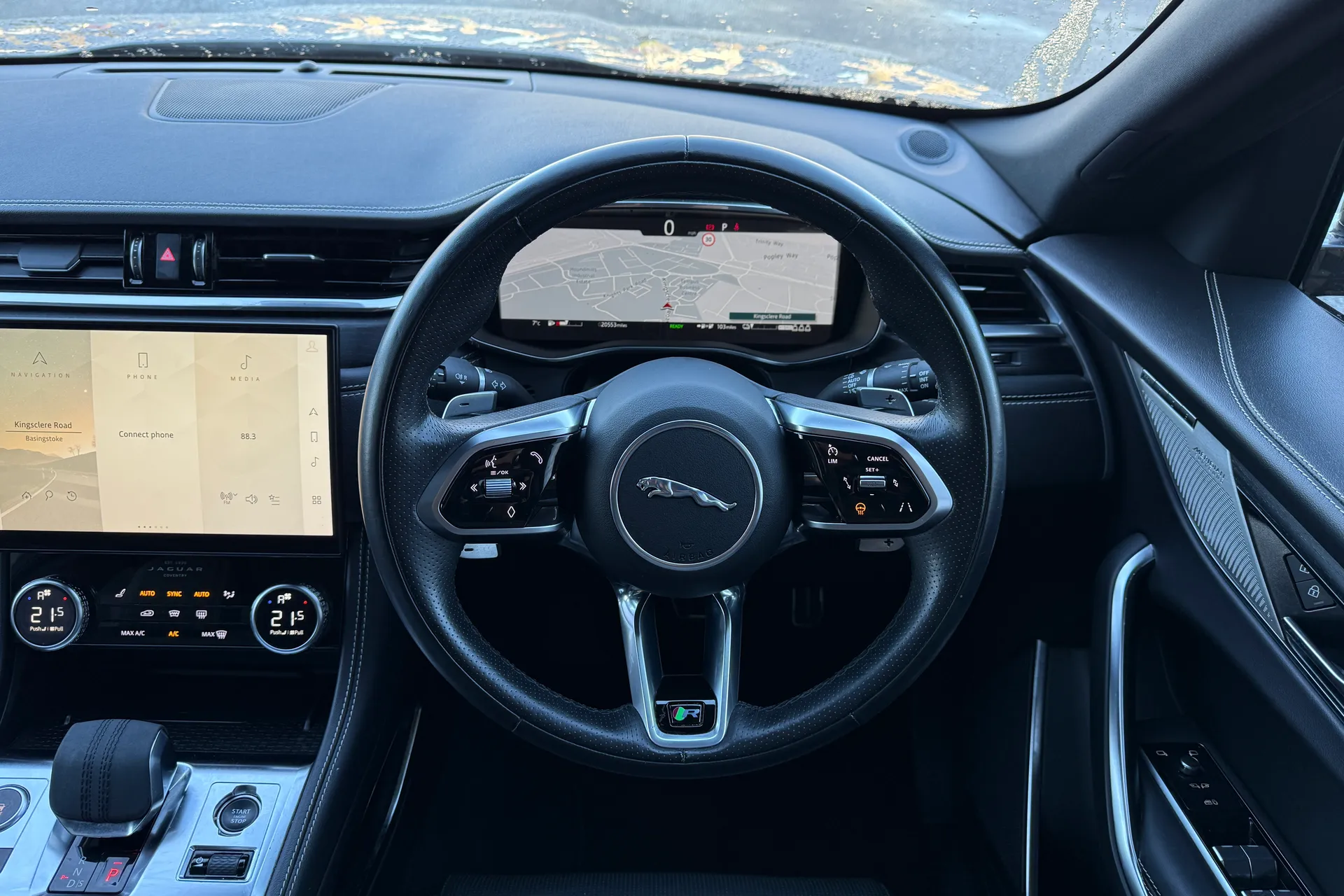 Jaguar F-PACE thumbnail image number 13