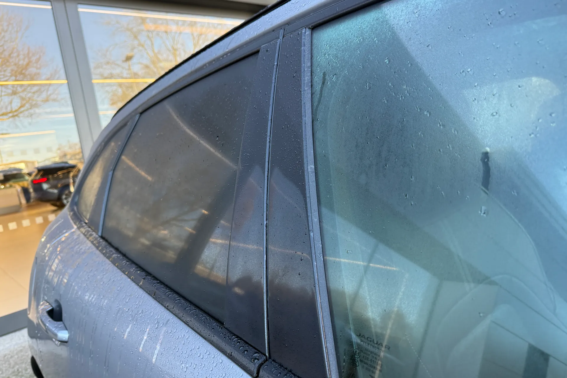 Jaguar F-PACE thumbnail image number 24