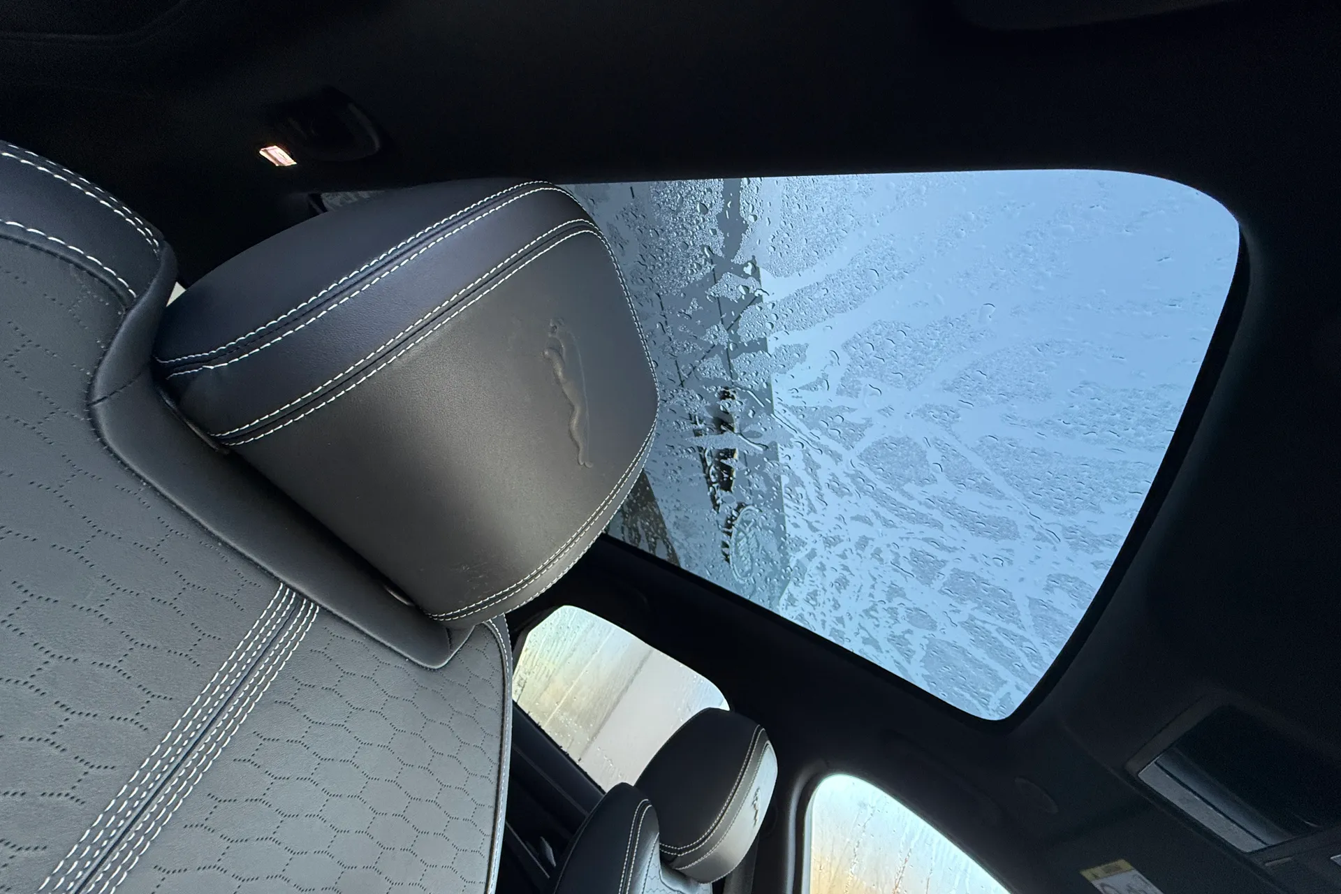 Jaguar F-PACE thumbnail image number 35