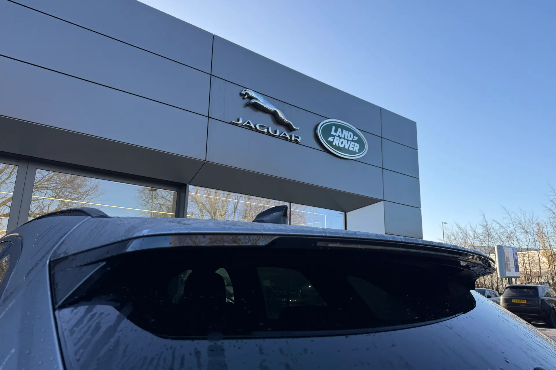 Jaguar F-PACE thumbnail image number 32