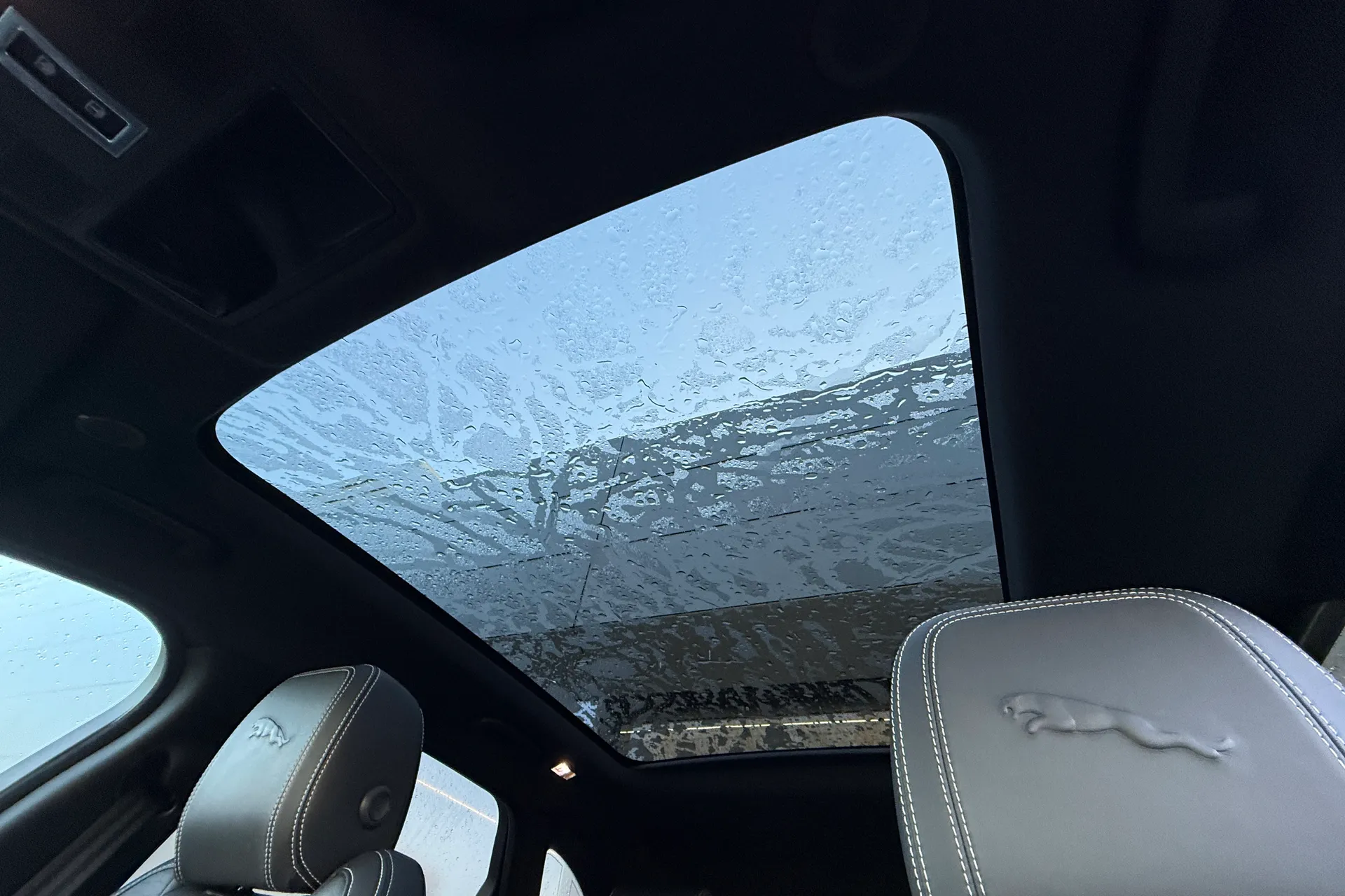 Jaguar F-PACE thumbnail image number 5