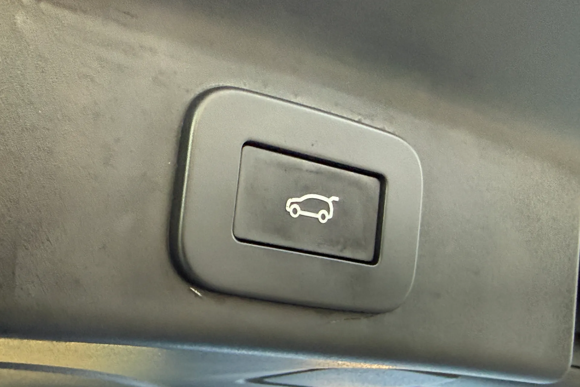 Jaguar F-PACE thumbnail image number 41