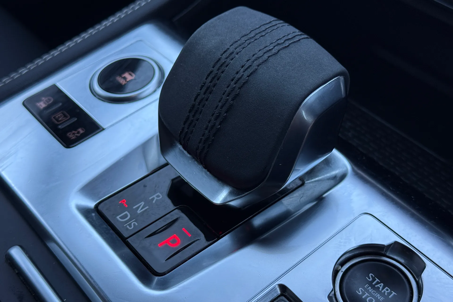 Jaguar F-PACE thumbnail image number 20