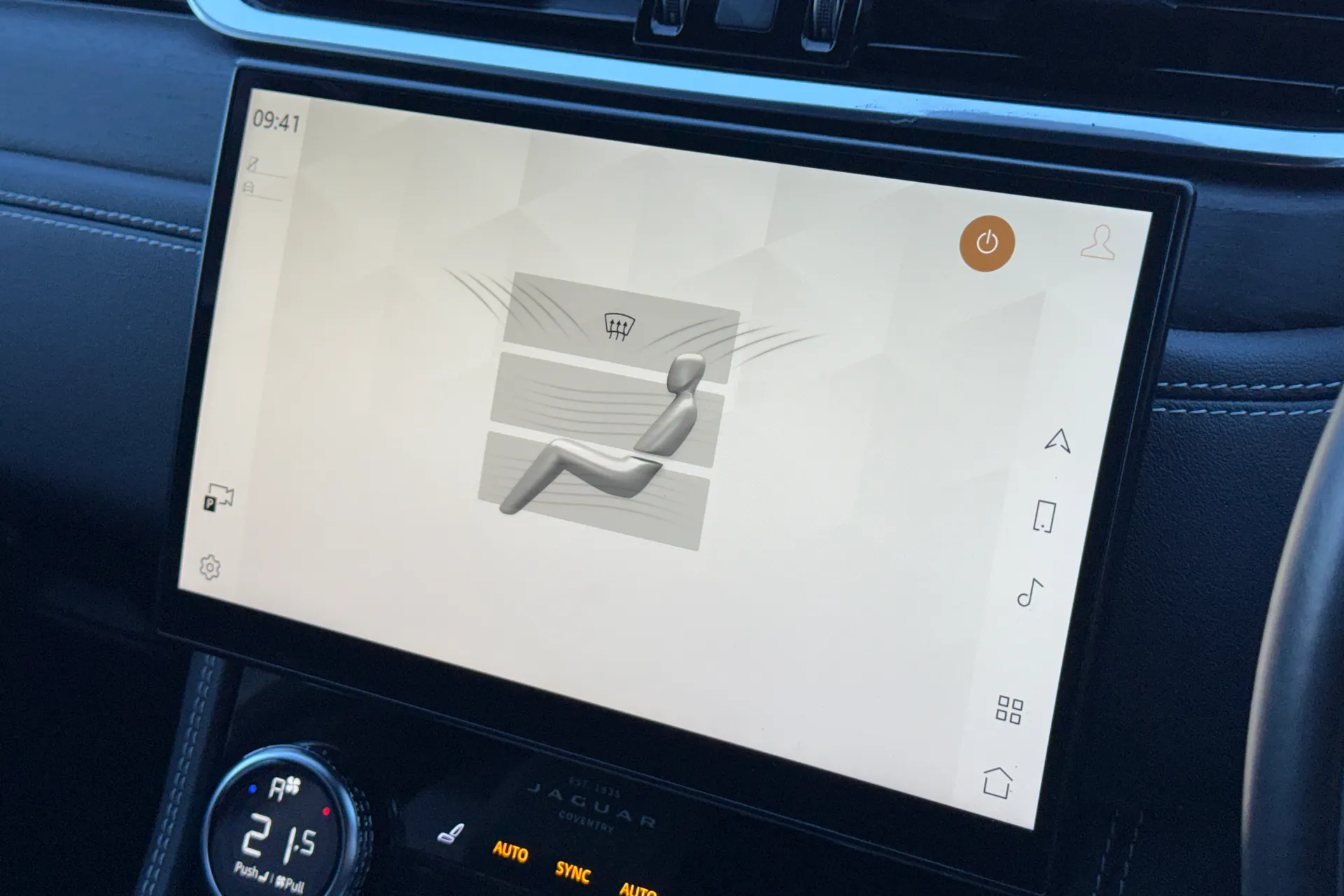 Jaguar F-PACE thumbnail image number 16