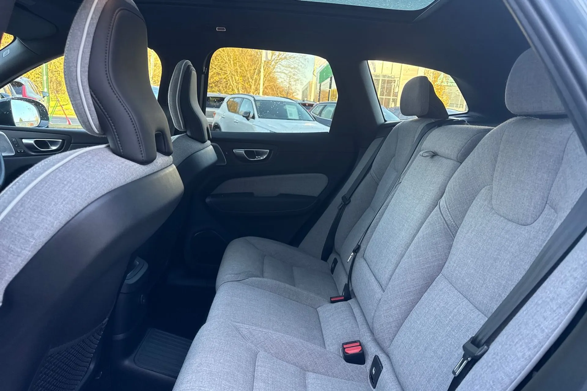 Volvo XC60 thumbnail image number 30