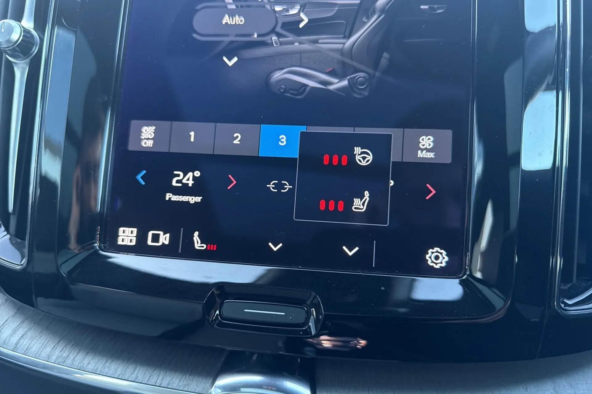 Volvo XC60 thumbnail image number 40