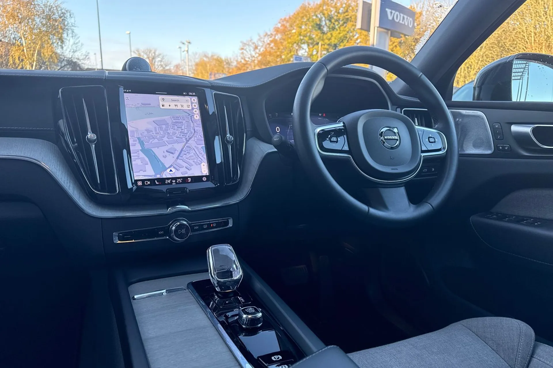 Volvo XC60 thumbnail image number 35