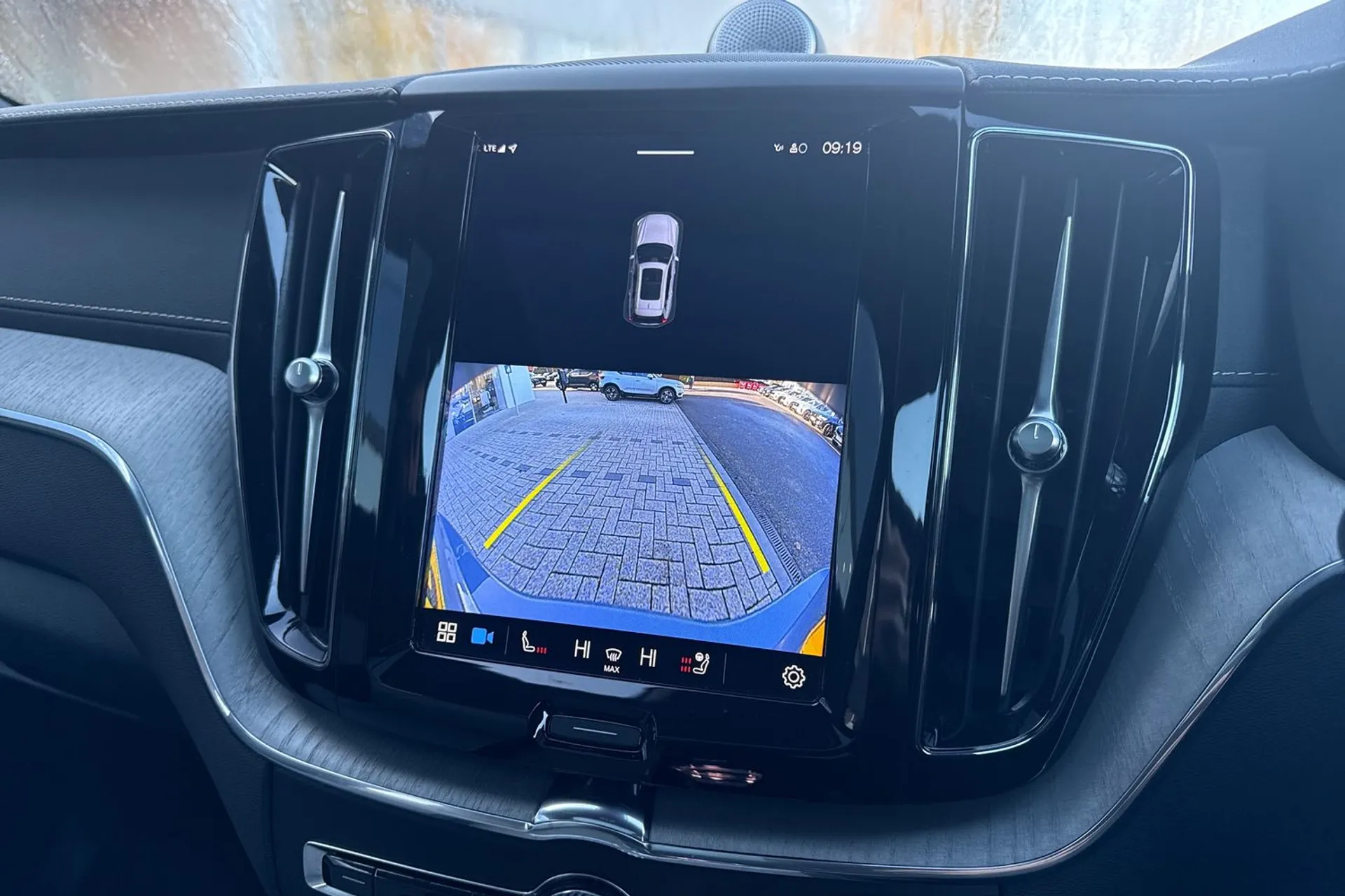 Volvo XC60 thumbnail image number 38