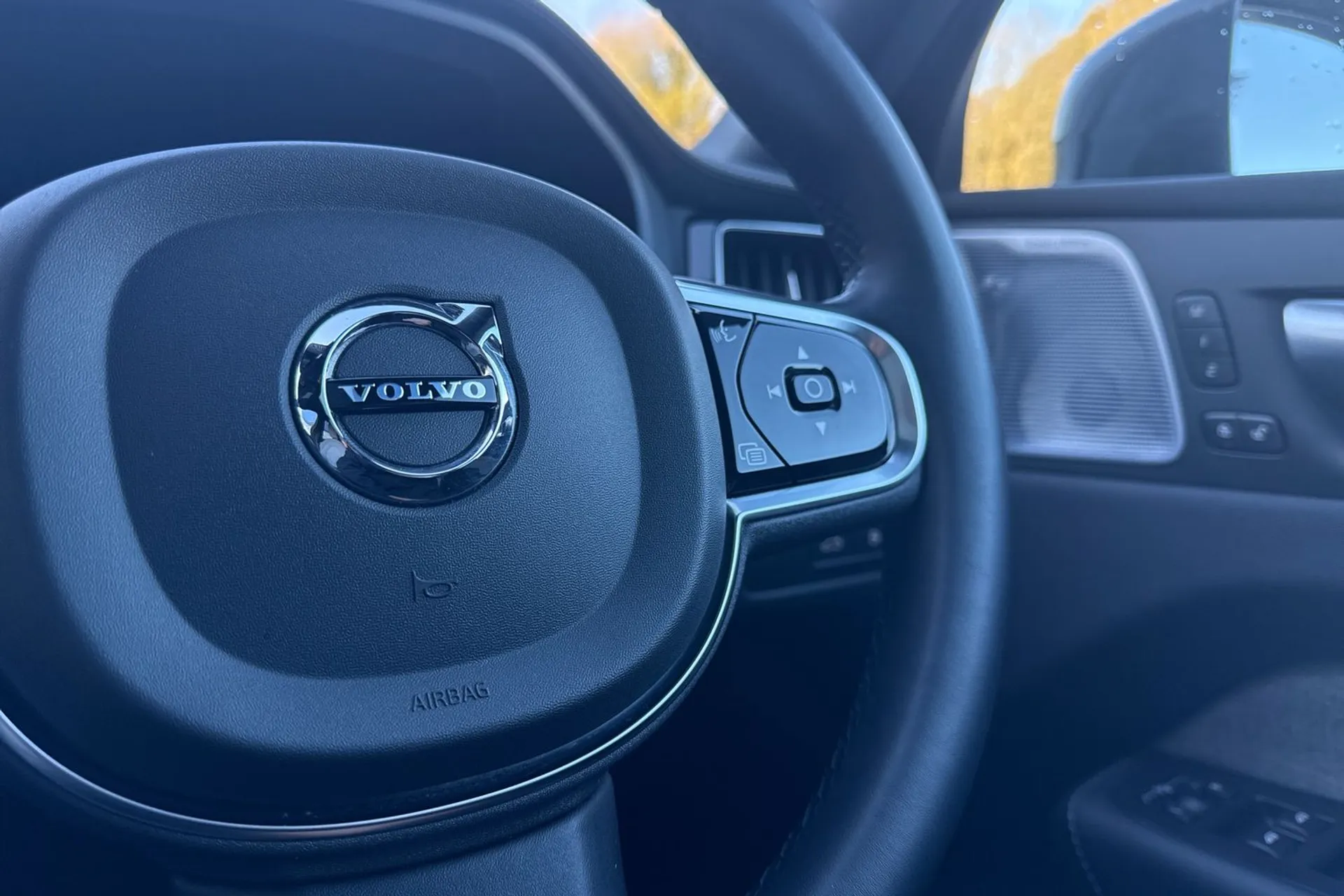 Volvo XC60 thumbnail image number 37