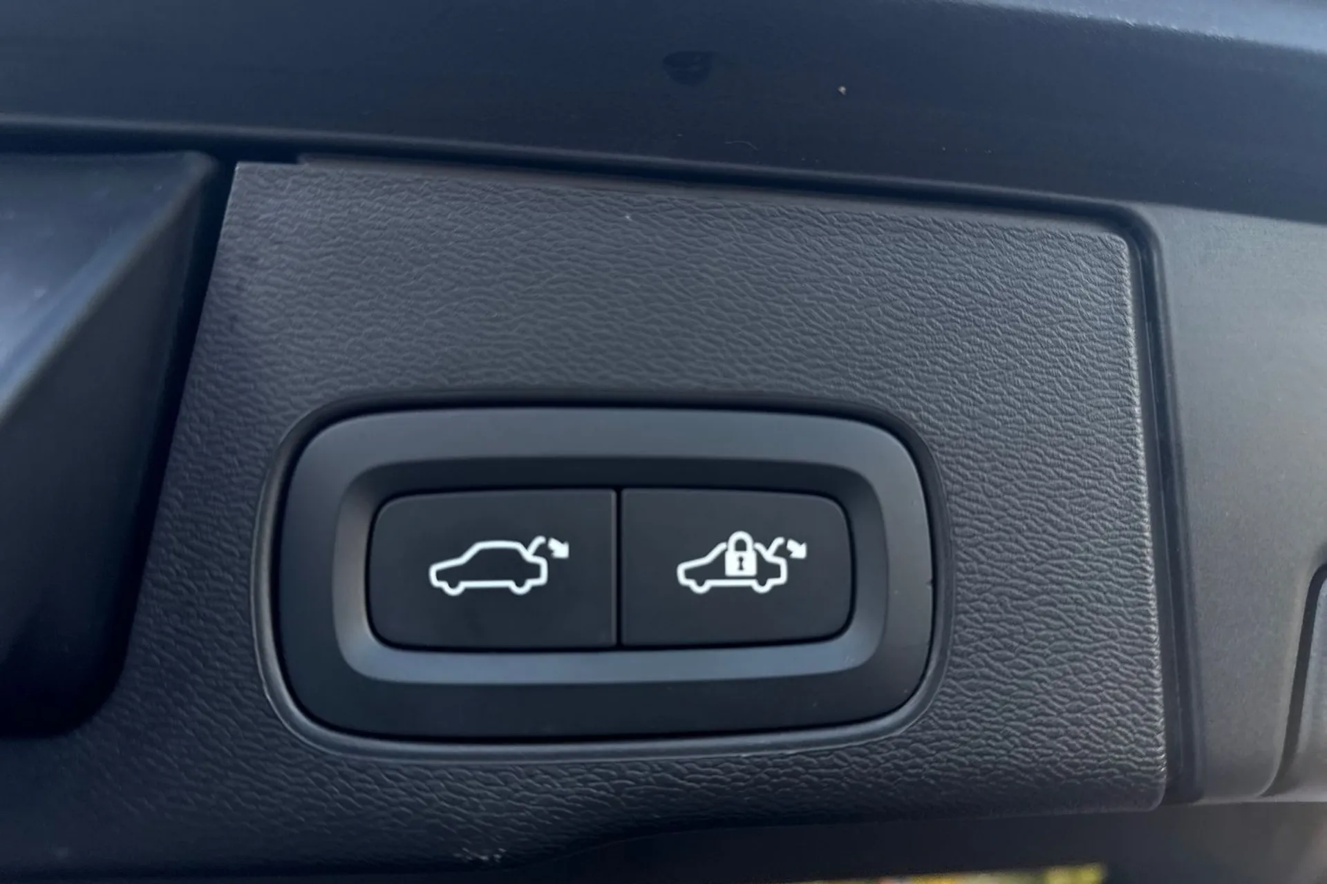 Volvo XC60 thumbnail image number 21