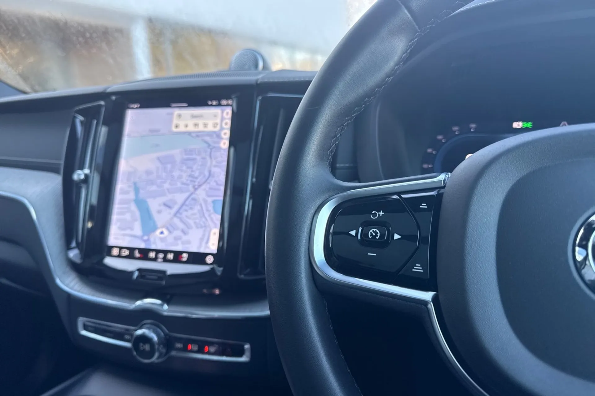 Volvo XC60 thumbnail image number 36