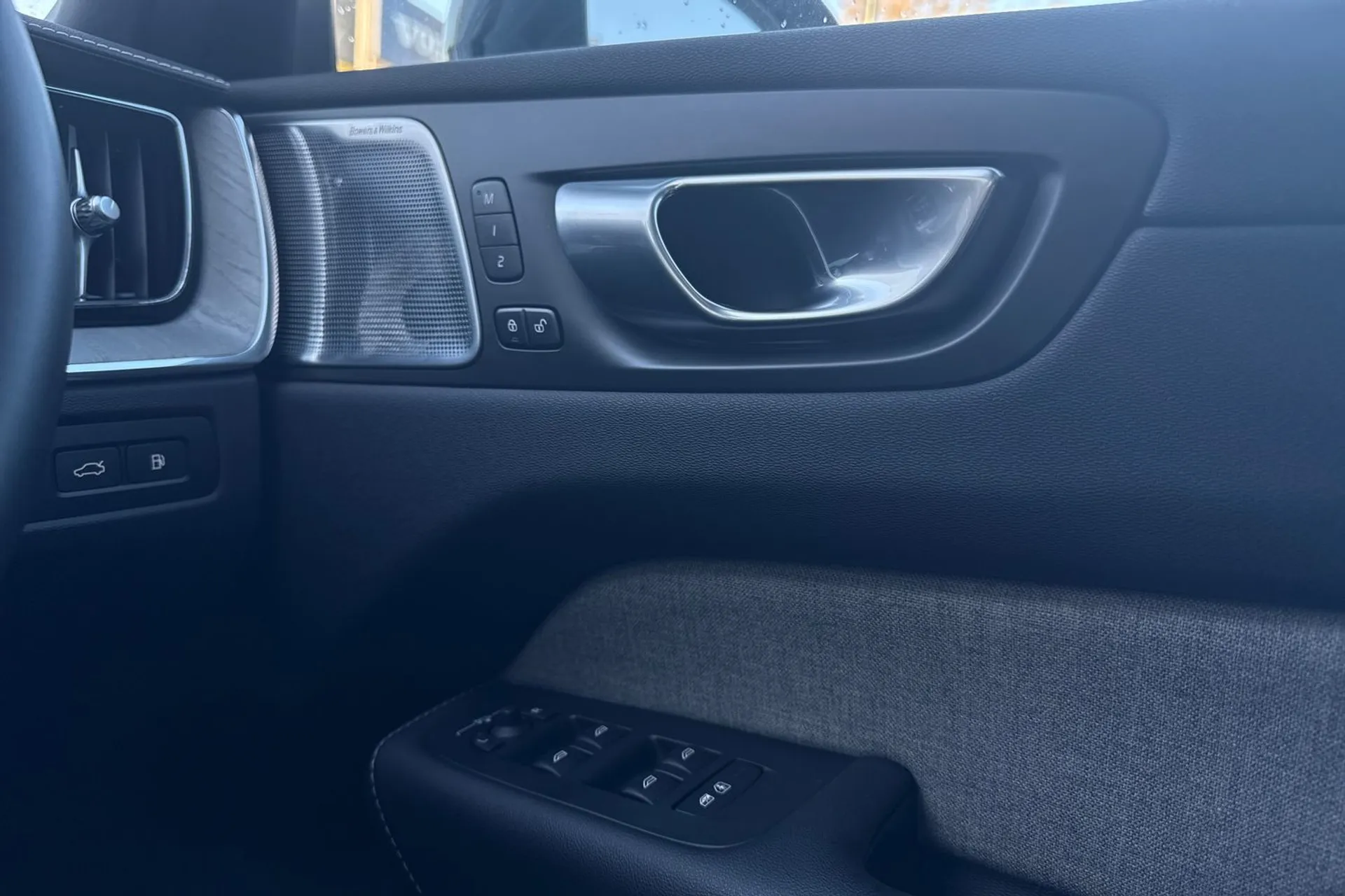 Volvo XC60 thumbnail image number 42