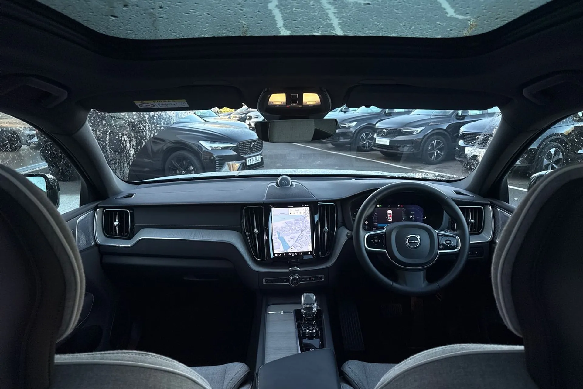 Volvo XC60 thumbnail image number 3