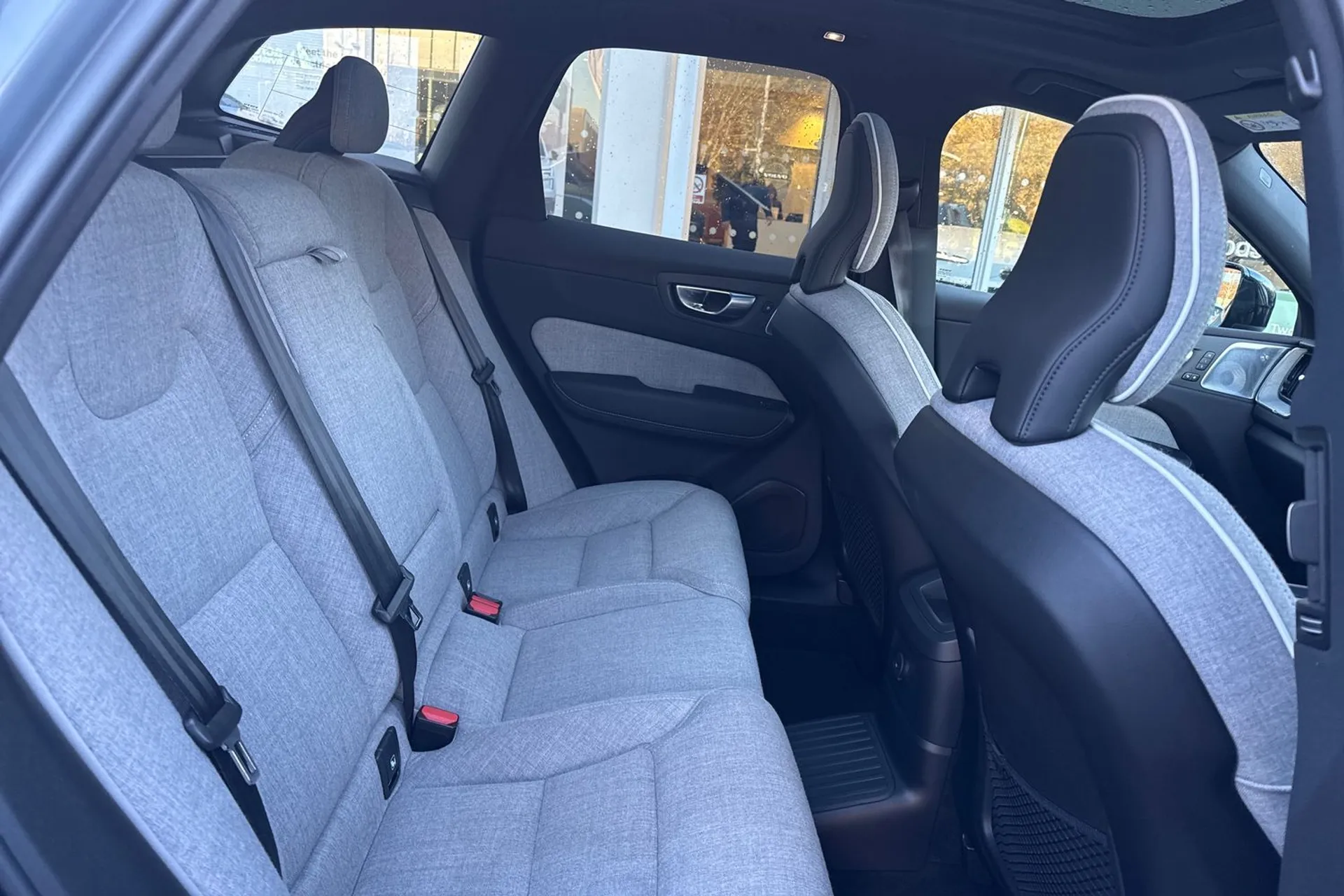 Volvo XC60 thumbnail image number 23