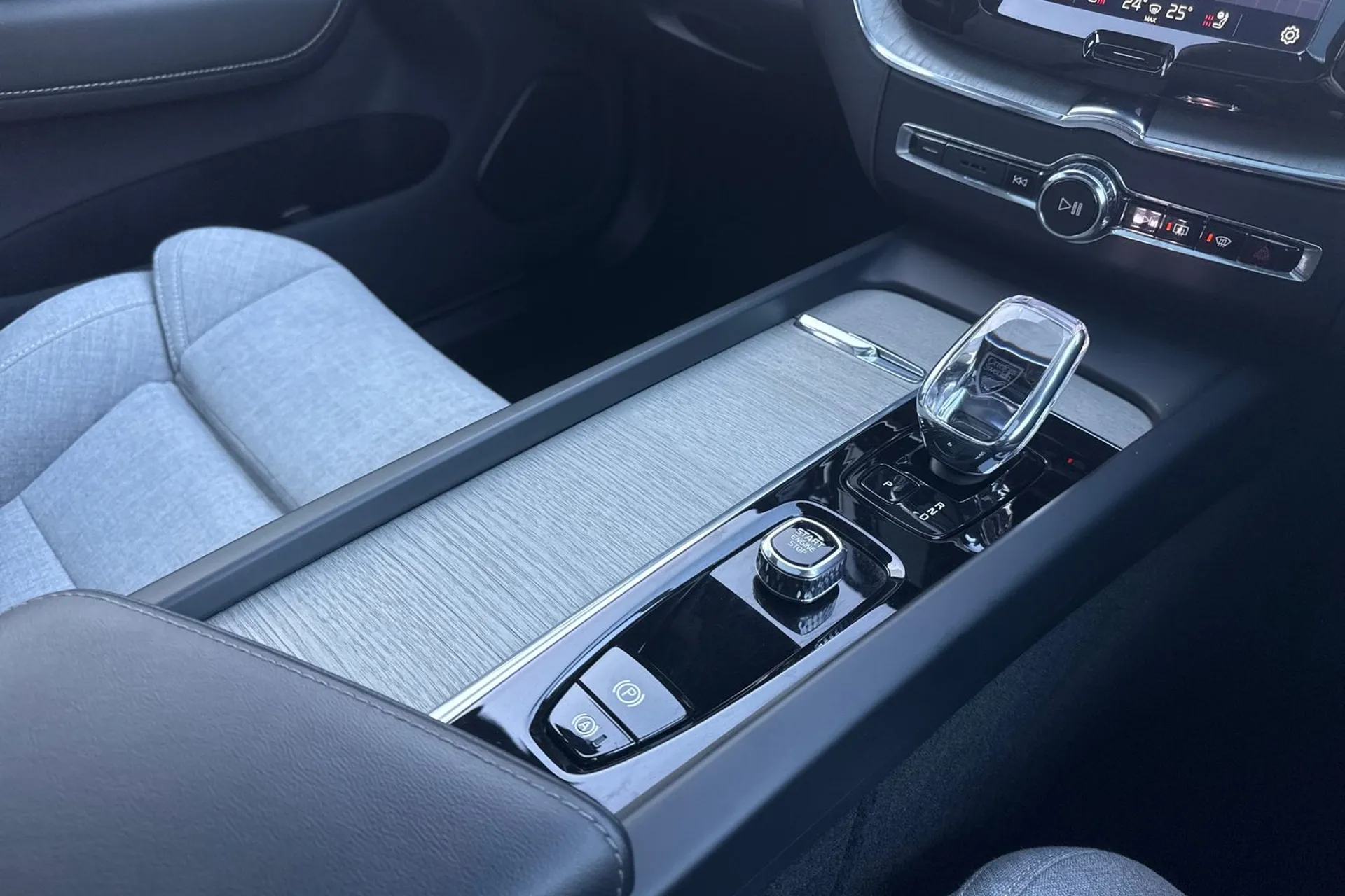 Volvo XC60 thumbnail image number 44