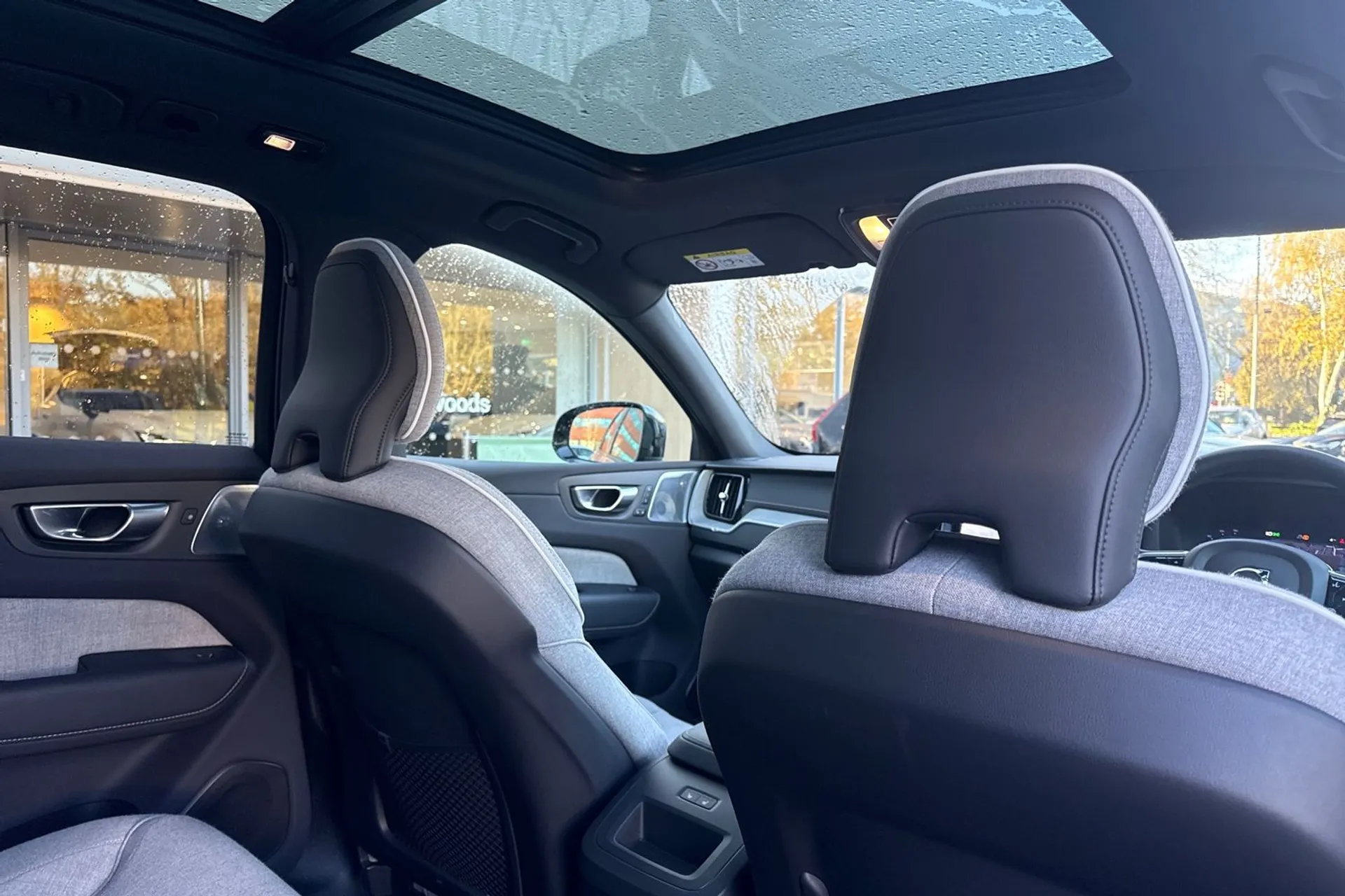 Volvo XC60 thumbnail image number 24