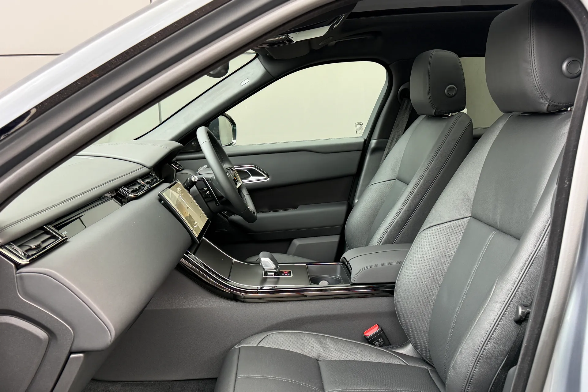 LAND ROVER RANGE ROVER VELAR thumbnail image number 41