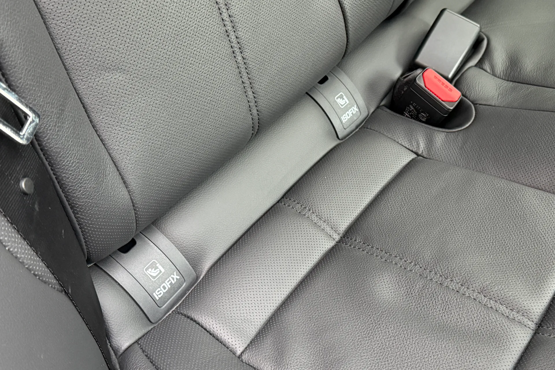 LAND ROVER RANGE ROVER VELAR thumbnail image number 34