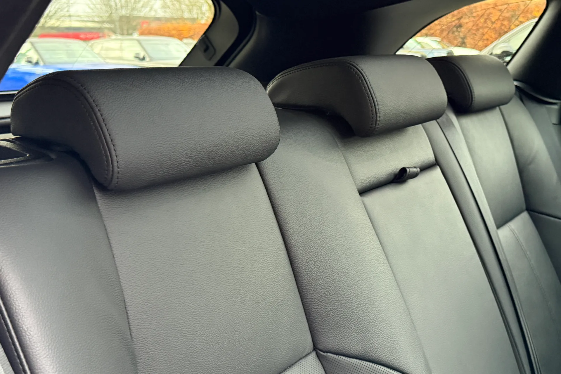 LAND ROVER RANGE ROVER VELAR thumbnail image number 31