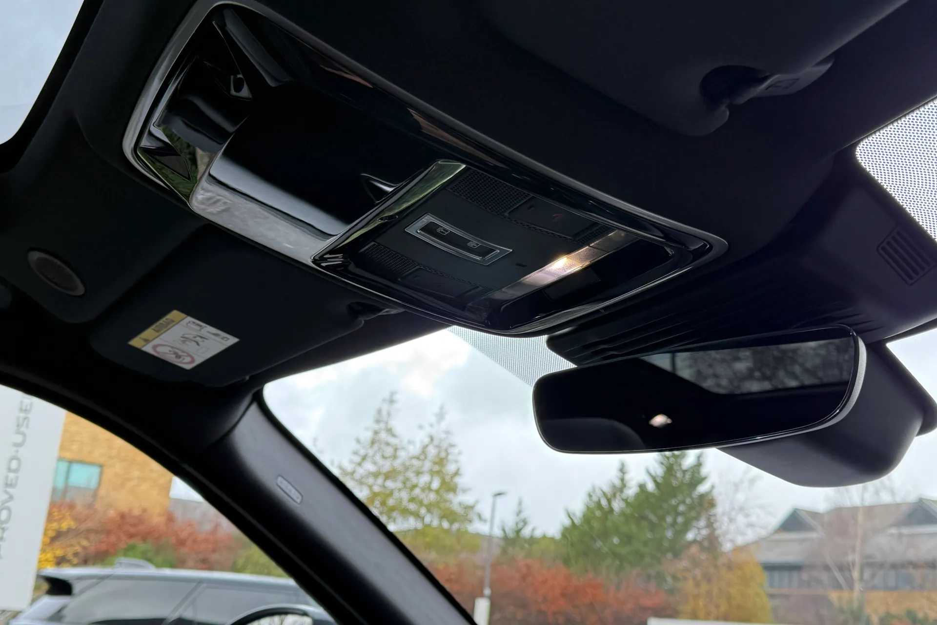 LAND ROVER RANGE ROVER VELAR thumbnail image number 26