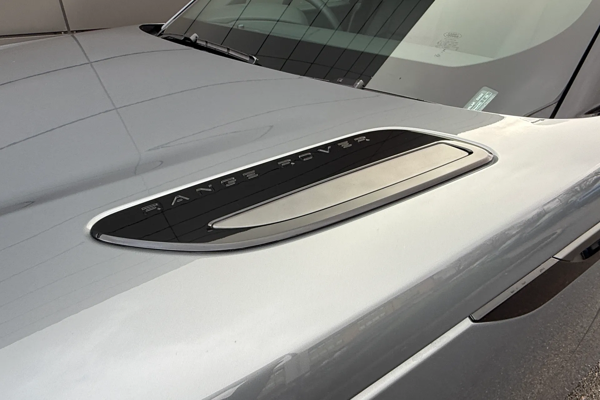 LAND ROVER RANGE ROVER VELAR thumbnail image number 19