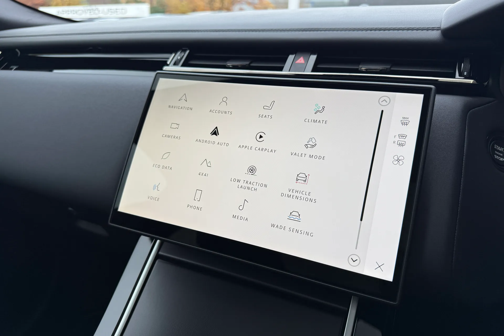 LAND ROVER RANGE ROVER VELAR thumbnail image number 50