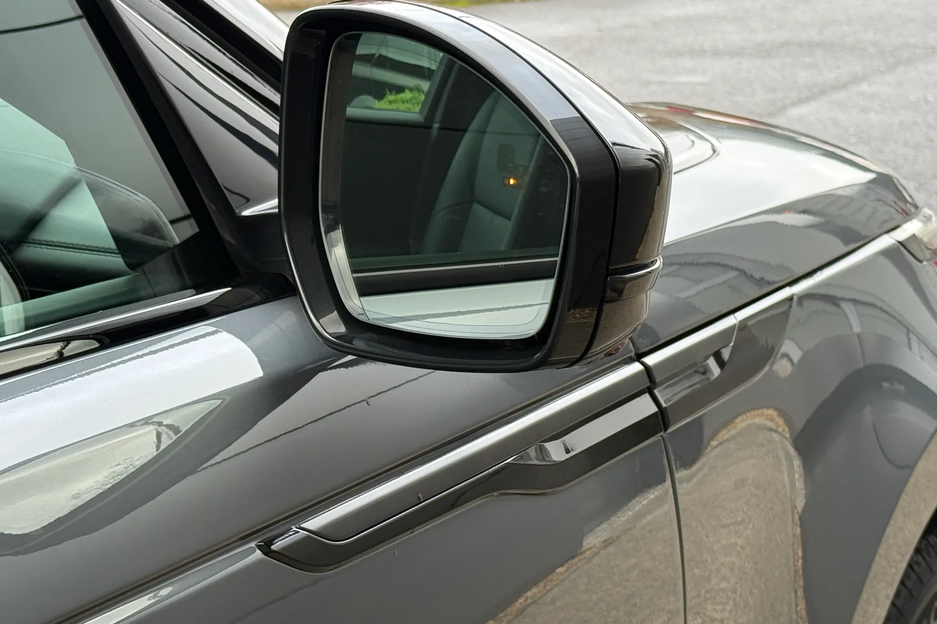 LAND ROVER RANGE ROVER VELAR thumbnail image number 13