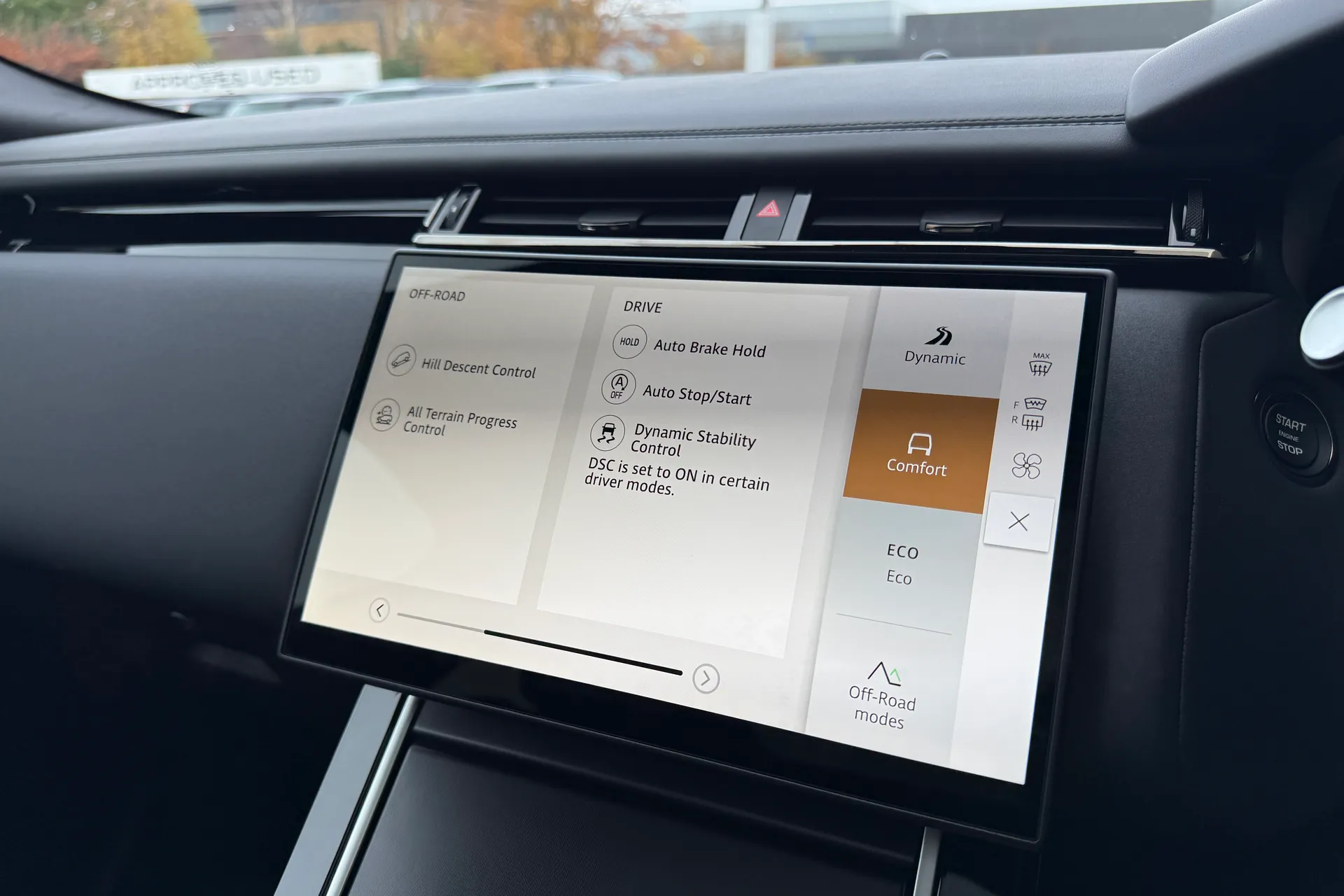 LAND ROVER RANGE ROVER VELAR thumbnail image number 53