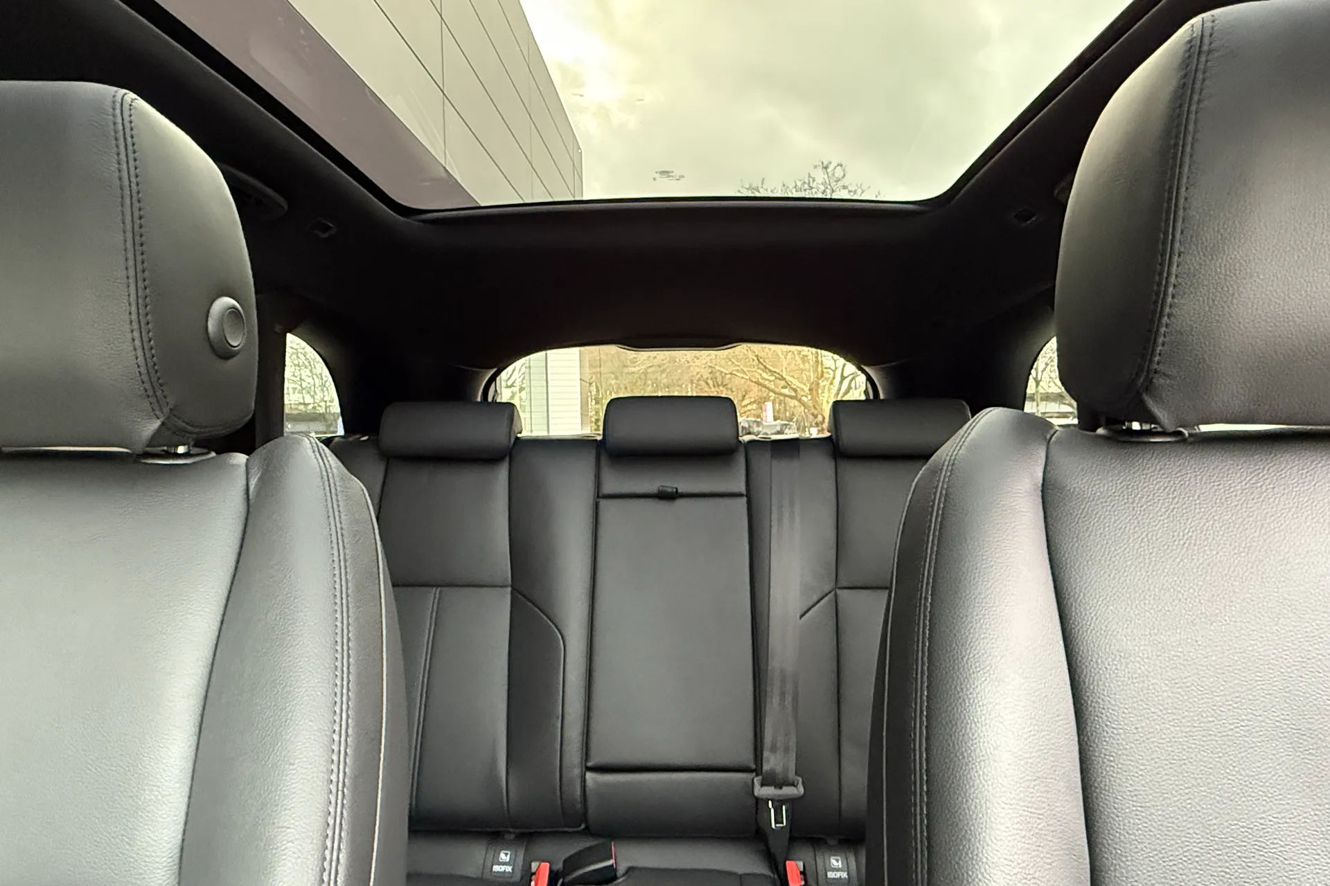 LAND ROVER RANGE ROVER VELAR thumbnail image number 36