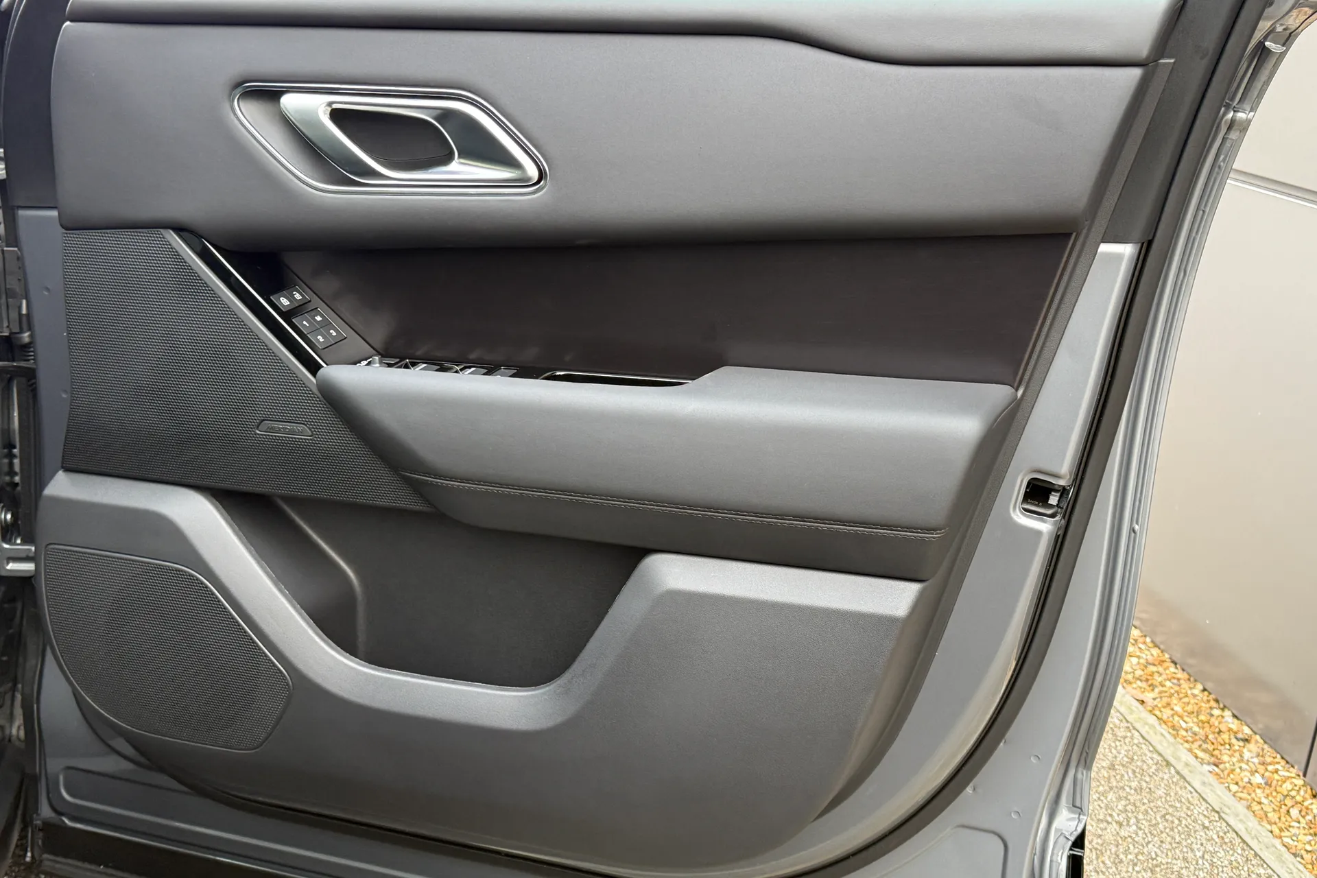 LAND ROVER RANGE ROVER VELAR thumbnail image number 48