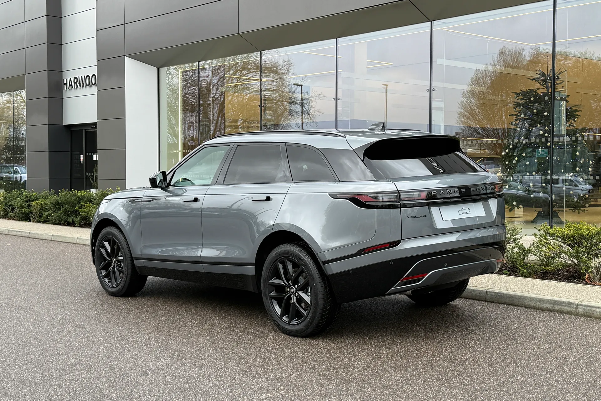 LAND ROVER RANGE ROVER VELAR thumbnail image number 17