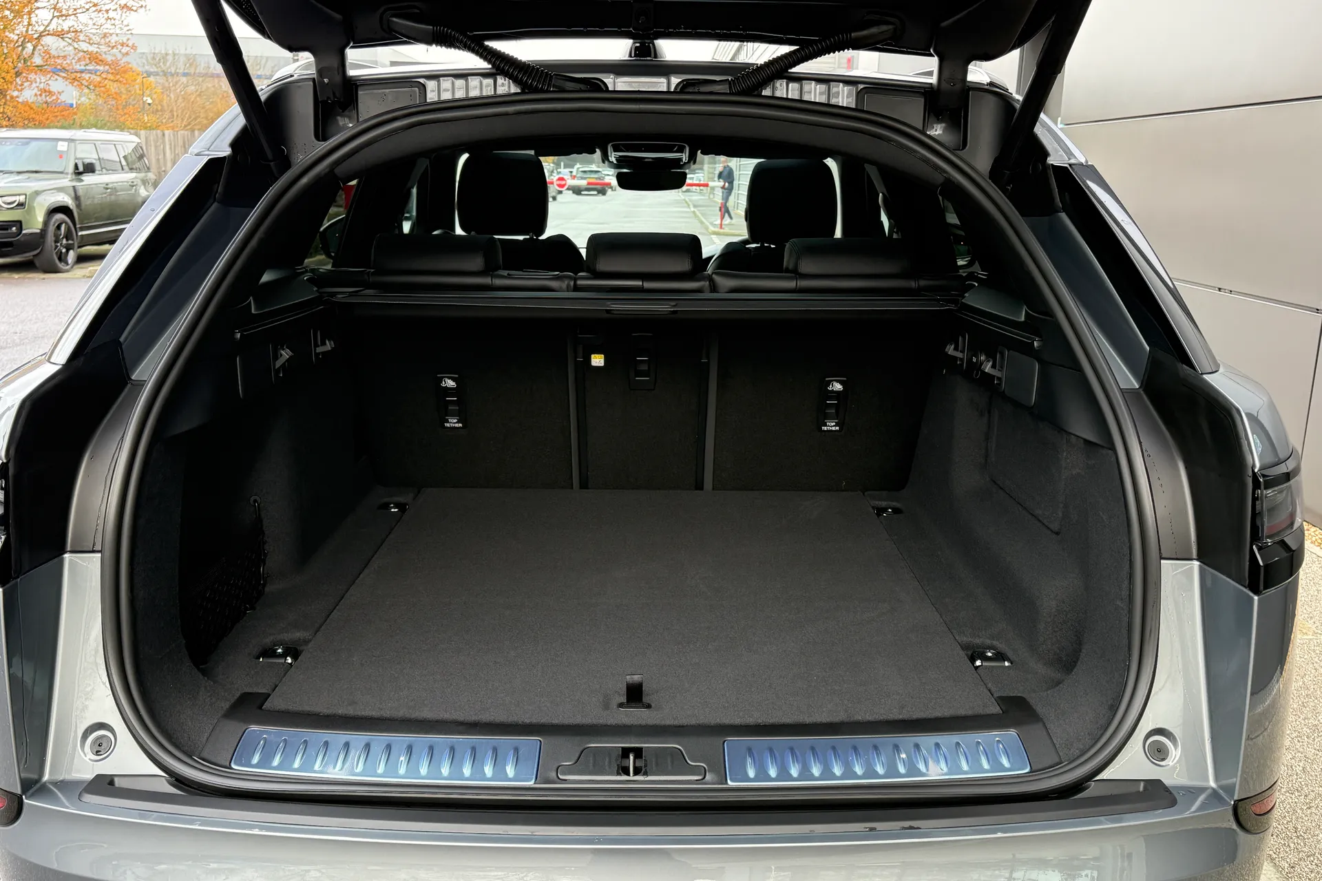 LAND ROVER RANGE ROVER VELAR thumbnail image number 29