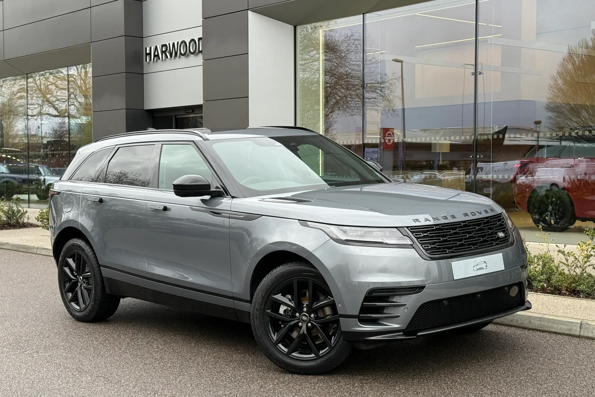 LAND ROVER RANGE ROVER VELAR focused image