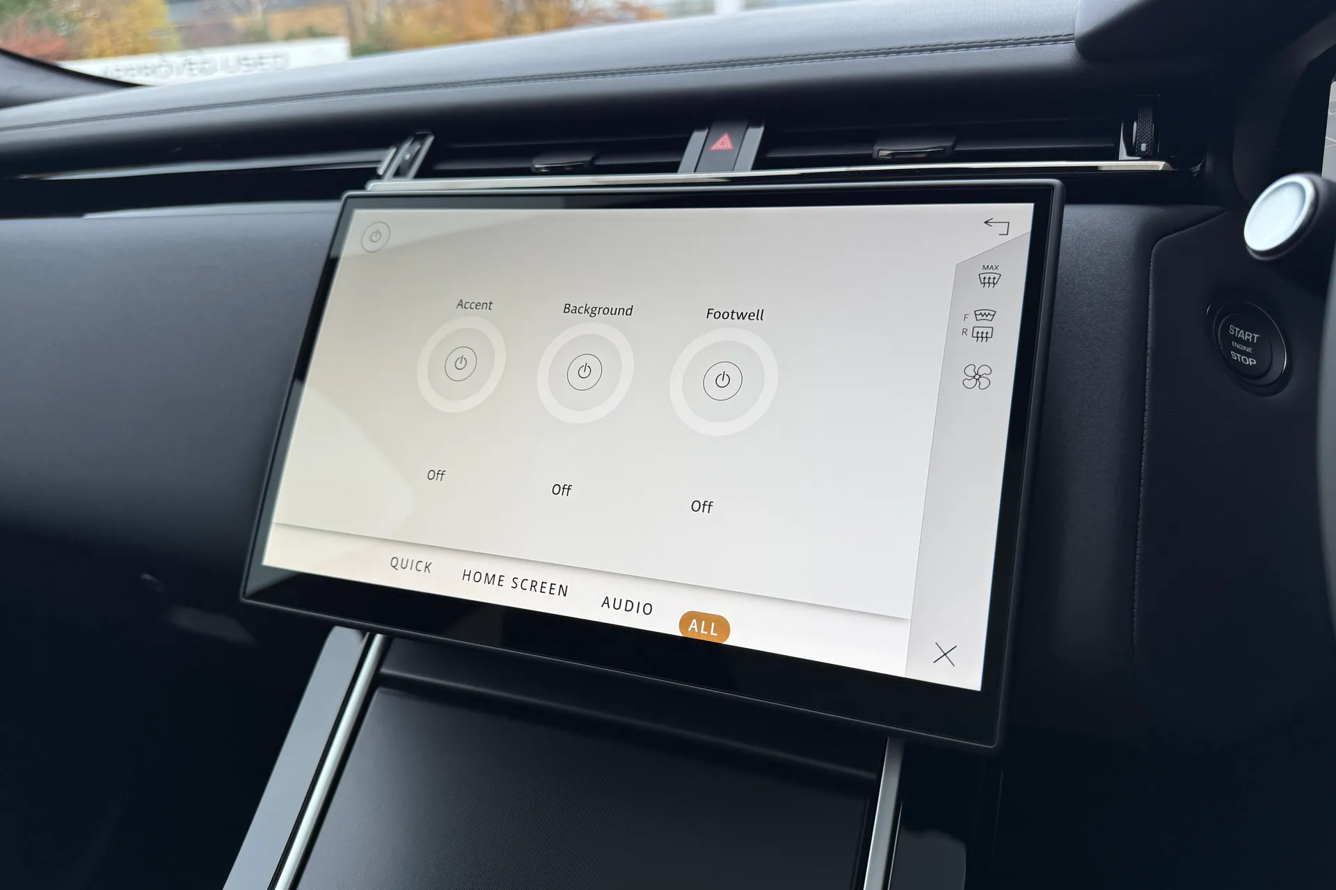 LAND ROVER RANGE ROVER VELAR thumbnail image number 52