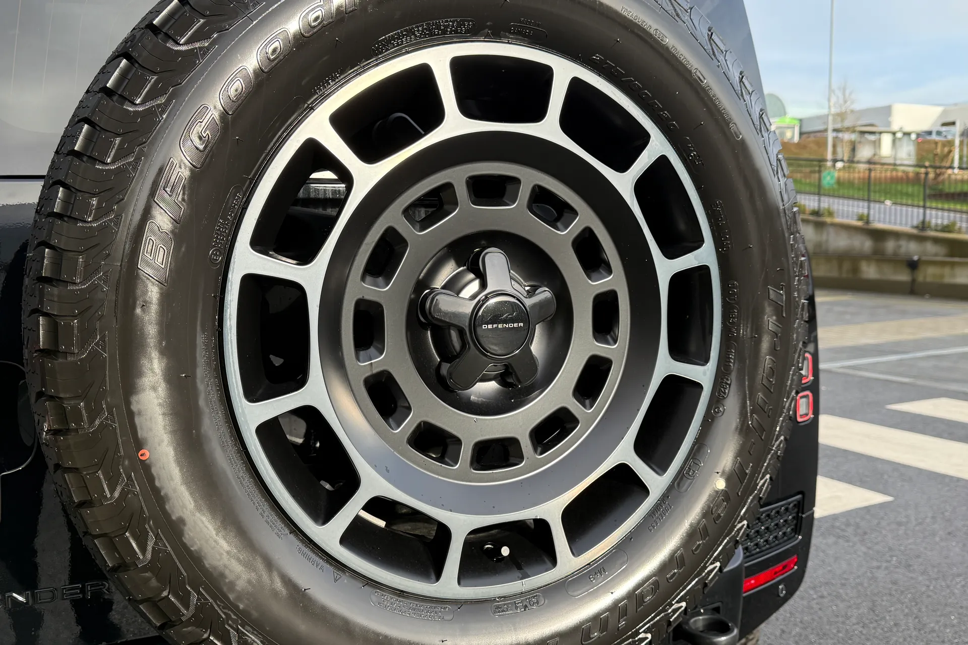 LAND ROVER Defender 110 thumbnail image number 32