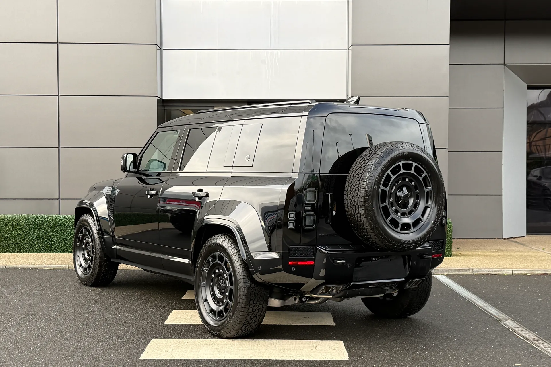 LAND ROVER Defender 110 thumbnail image number 19