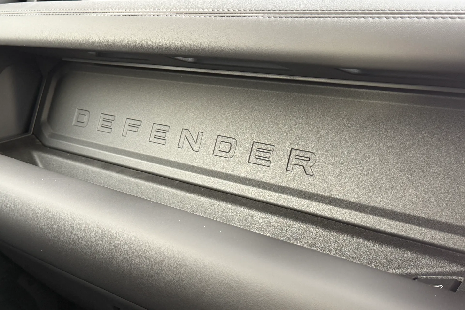 LAND ROVER Defender 110 thumbnail image number 49