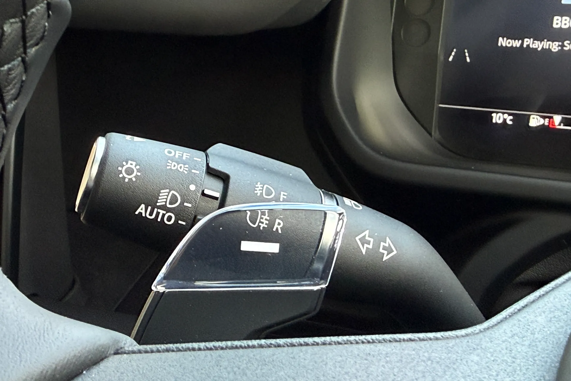 LAND ROVER Defender 110 thumbnail image number 73